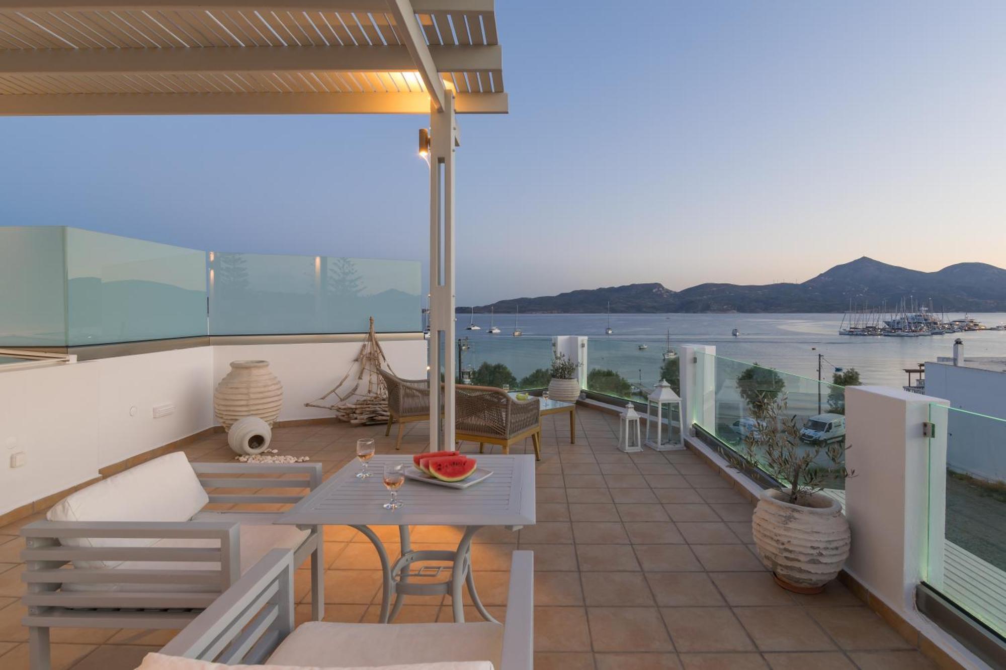Ostria Hotel Adamantas (Milos)