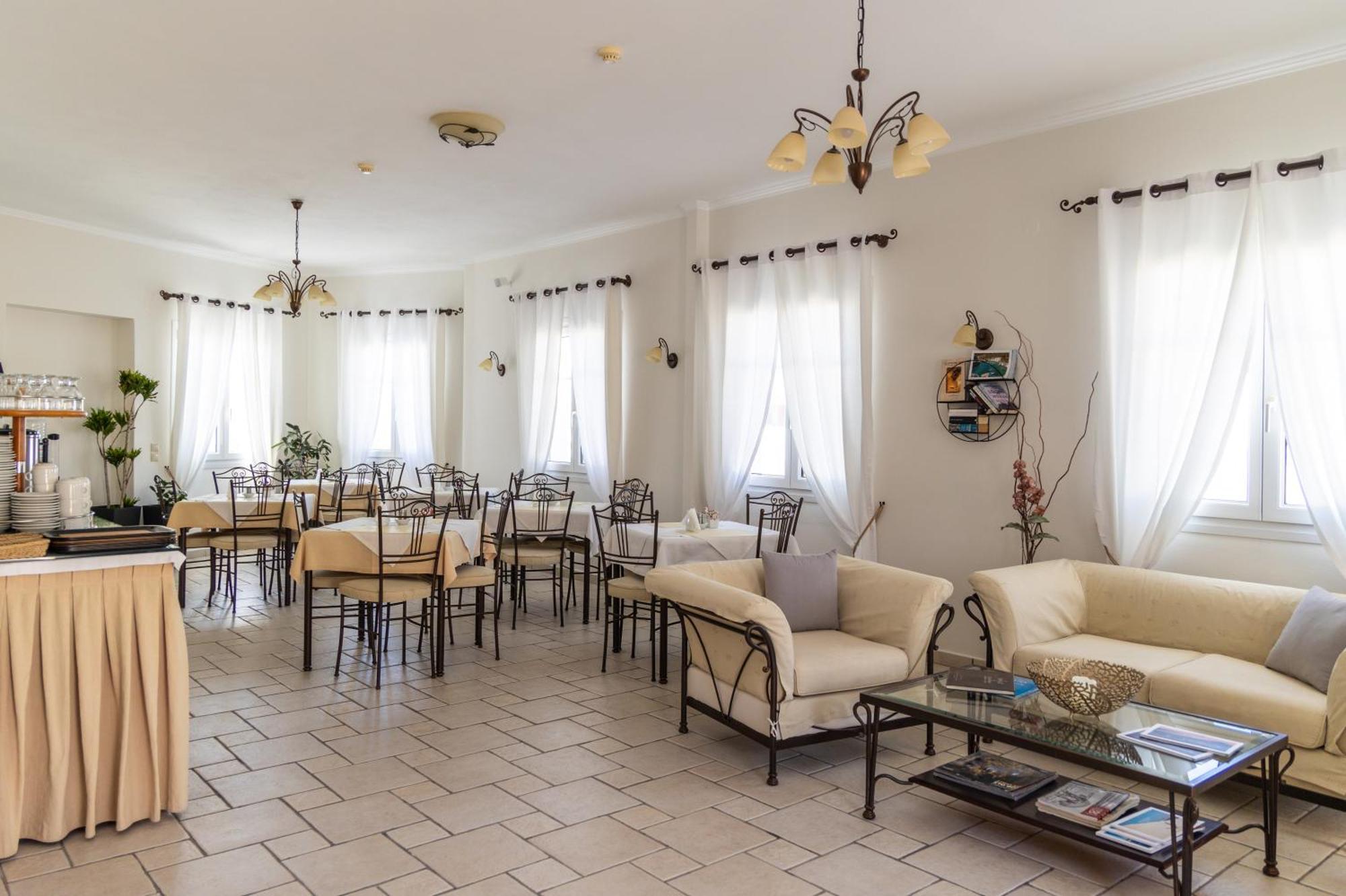 Hotel Ostria Adamantas (Milos)