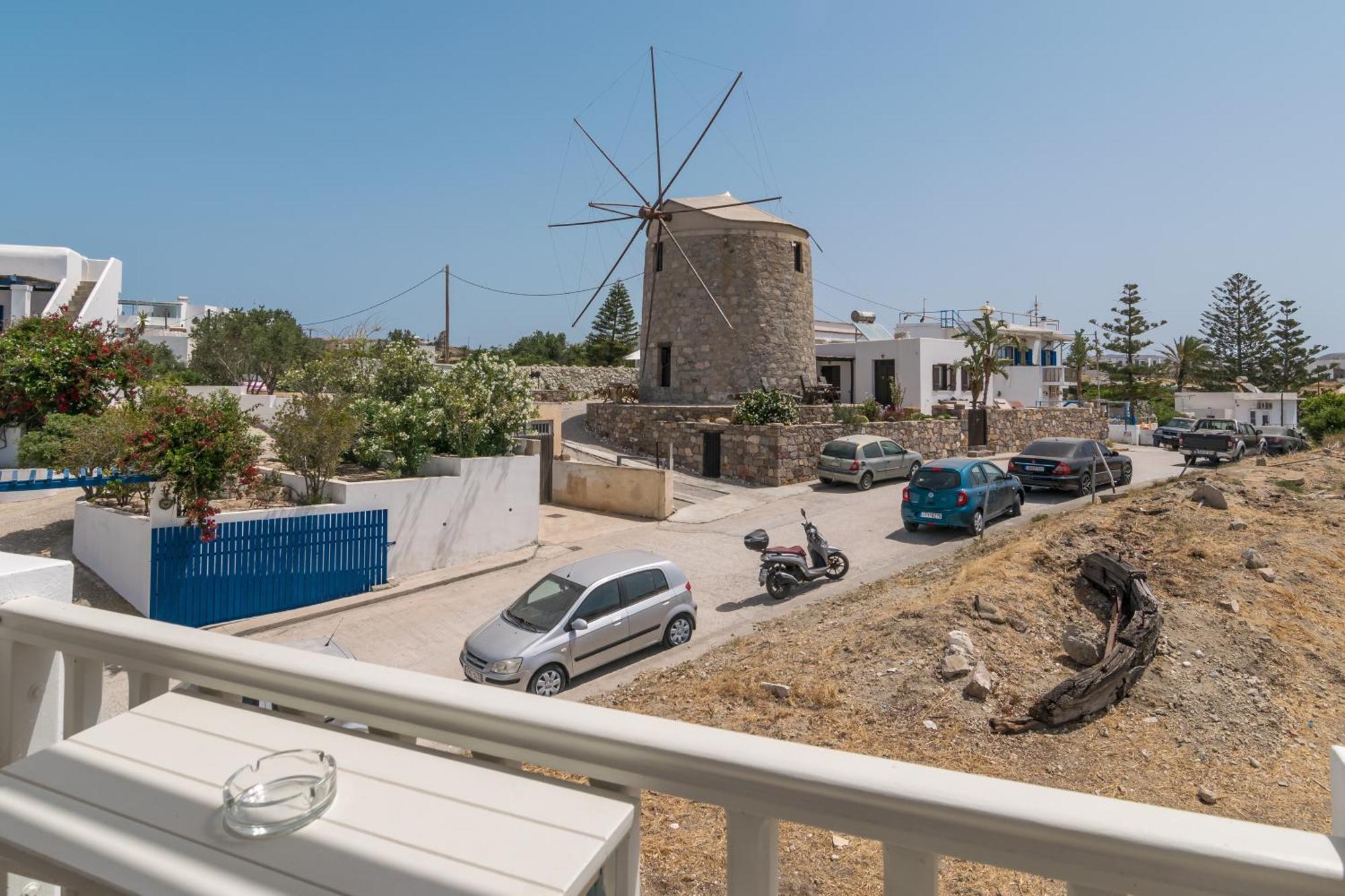 Ostria Hotel Adamantas (Milos)