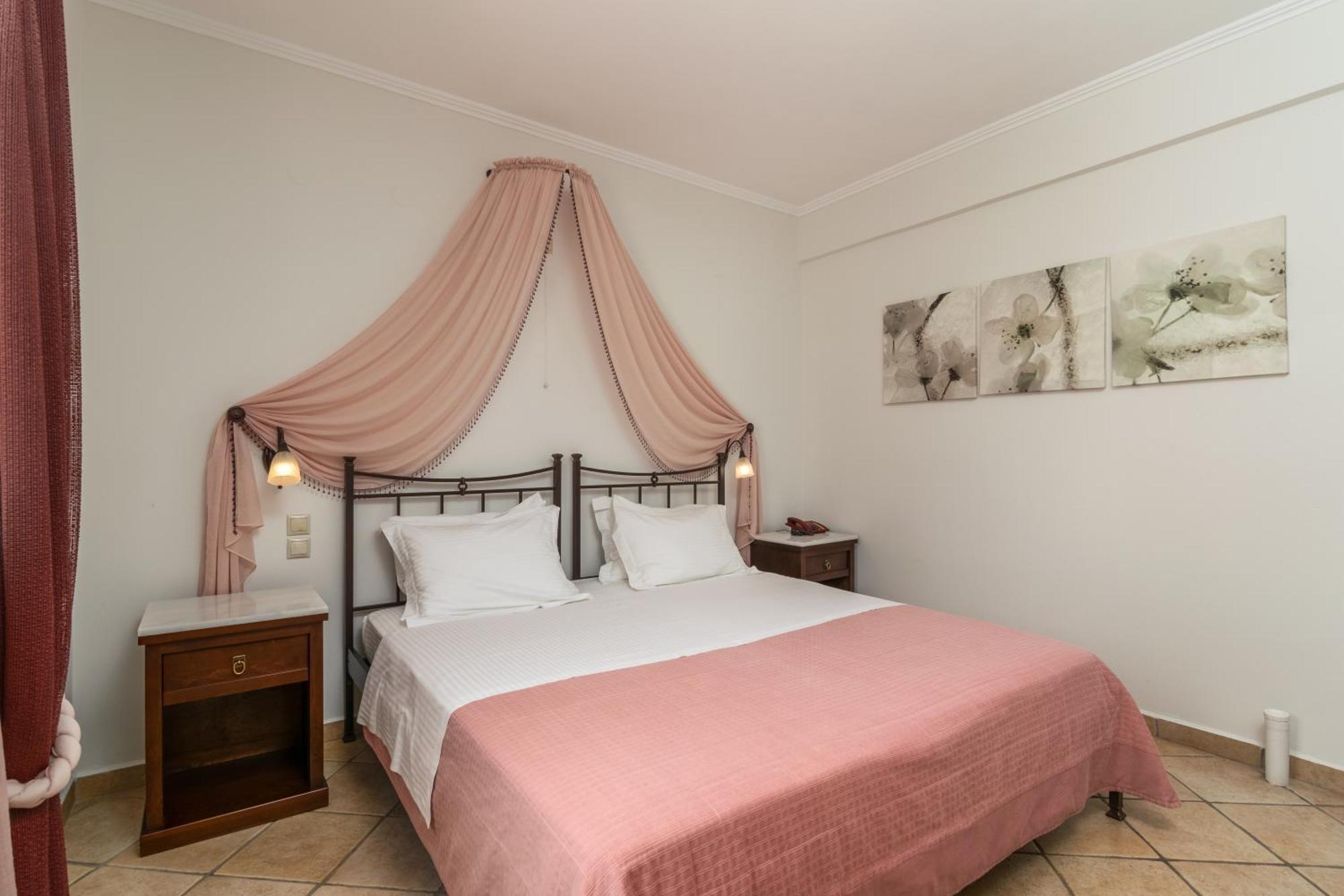 Hotel Ostria 3*