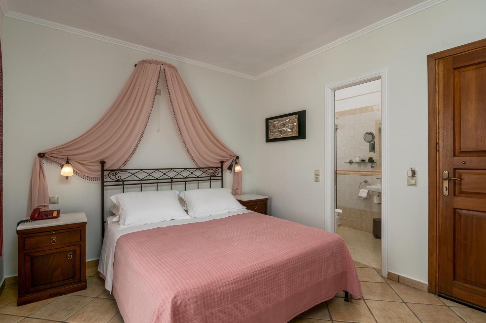 Hotel Ostria 3*