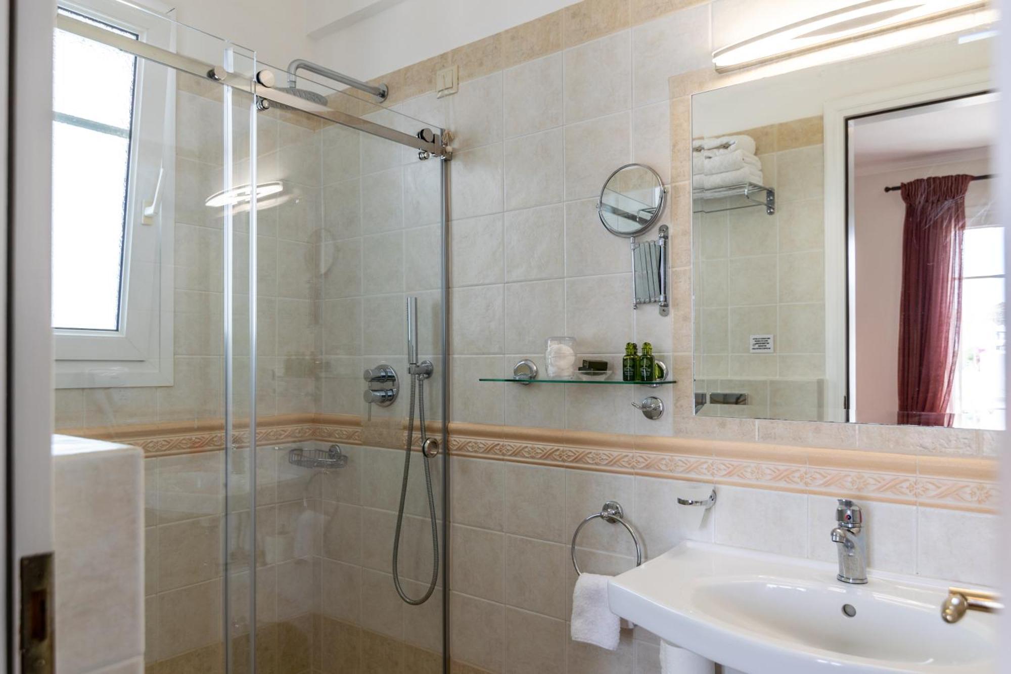 Ostria Hotel 3*